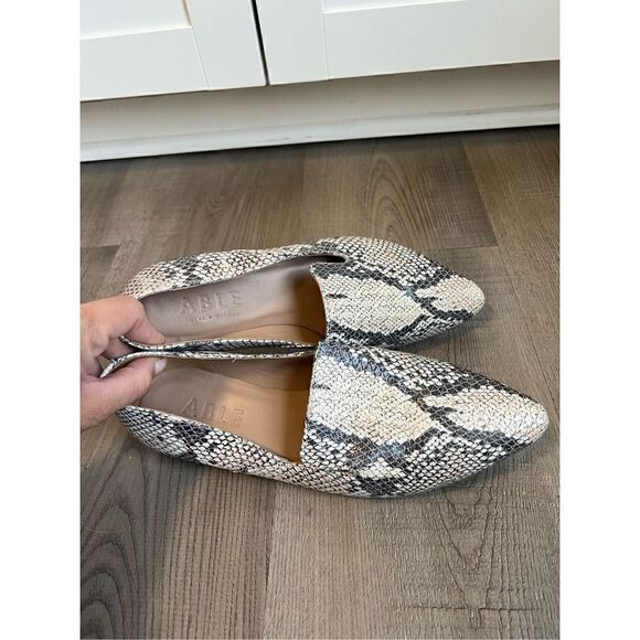 Able Local + Global Women’s Size 6.5 Lizbeth Snake Print Loafers - Picture 7 of 12